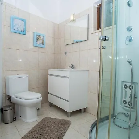Amazing Apartment In Benagil *
