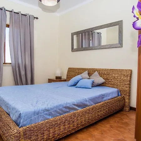 Amazing Apartment In Benagil Daire