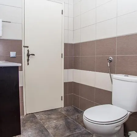 Amazing Apartment In Benagil Lagoa (Algarve)