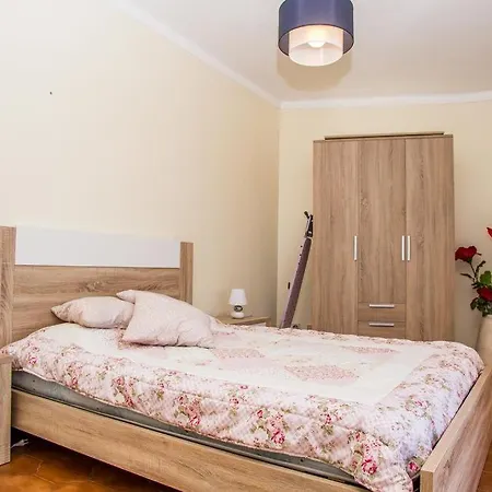 Amazing Apartment In Benagil *