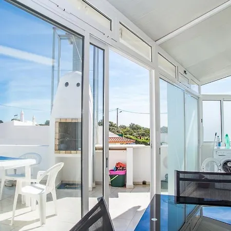 Amazing Apartment In Benagil Daire *