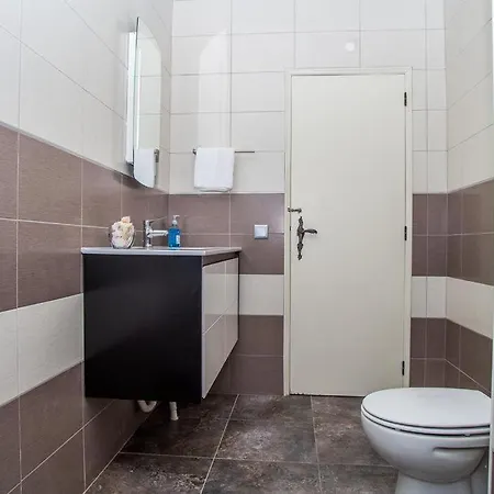 Amazing Apartment In Benagil Daire